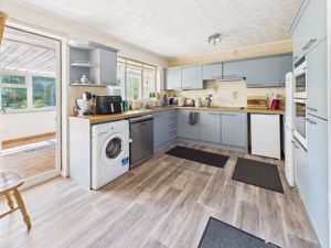 Kitchen - click for photo gallery